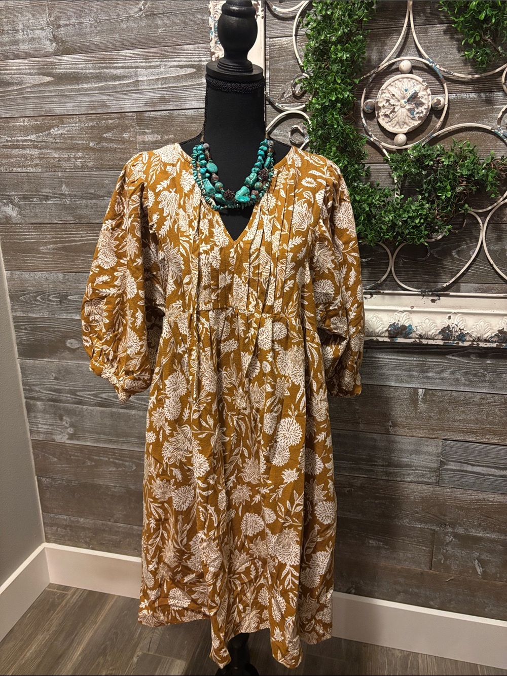 Universal Threads (Size M) Mustard Floral V-Neck Midi 100% Cotton Dress -Pockets